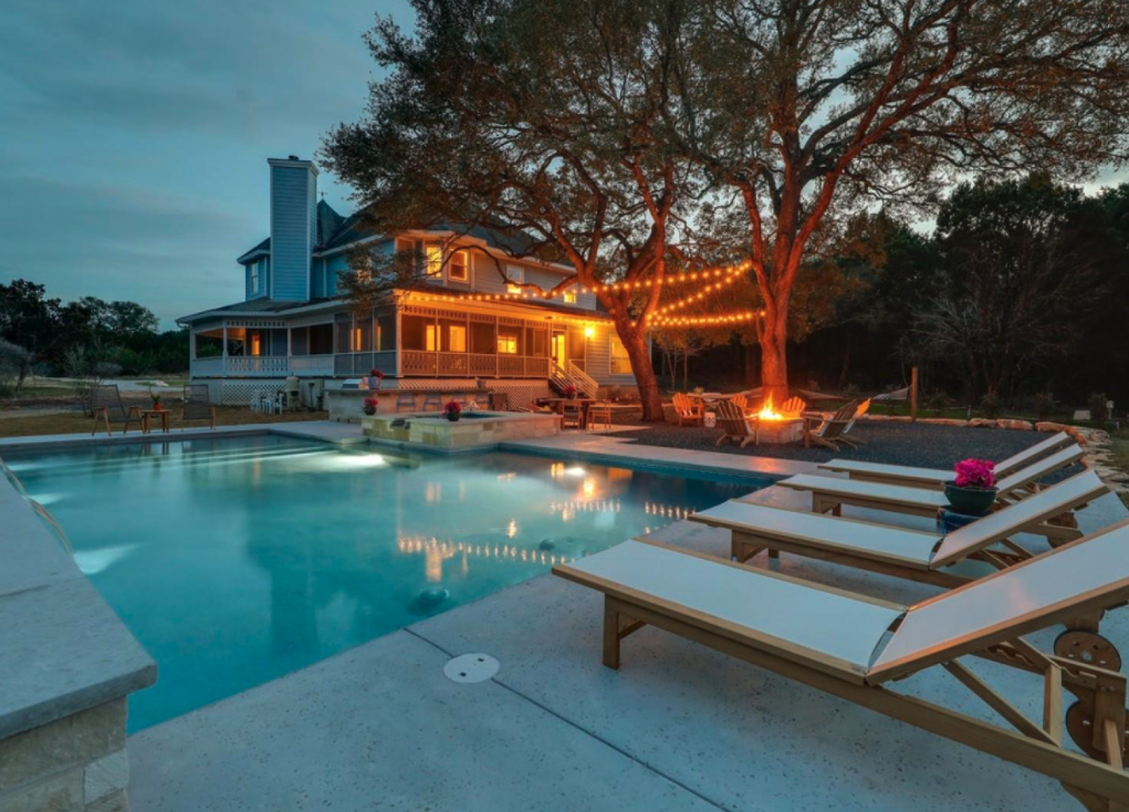 Hideaway Manor - Image 2